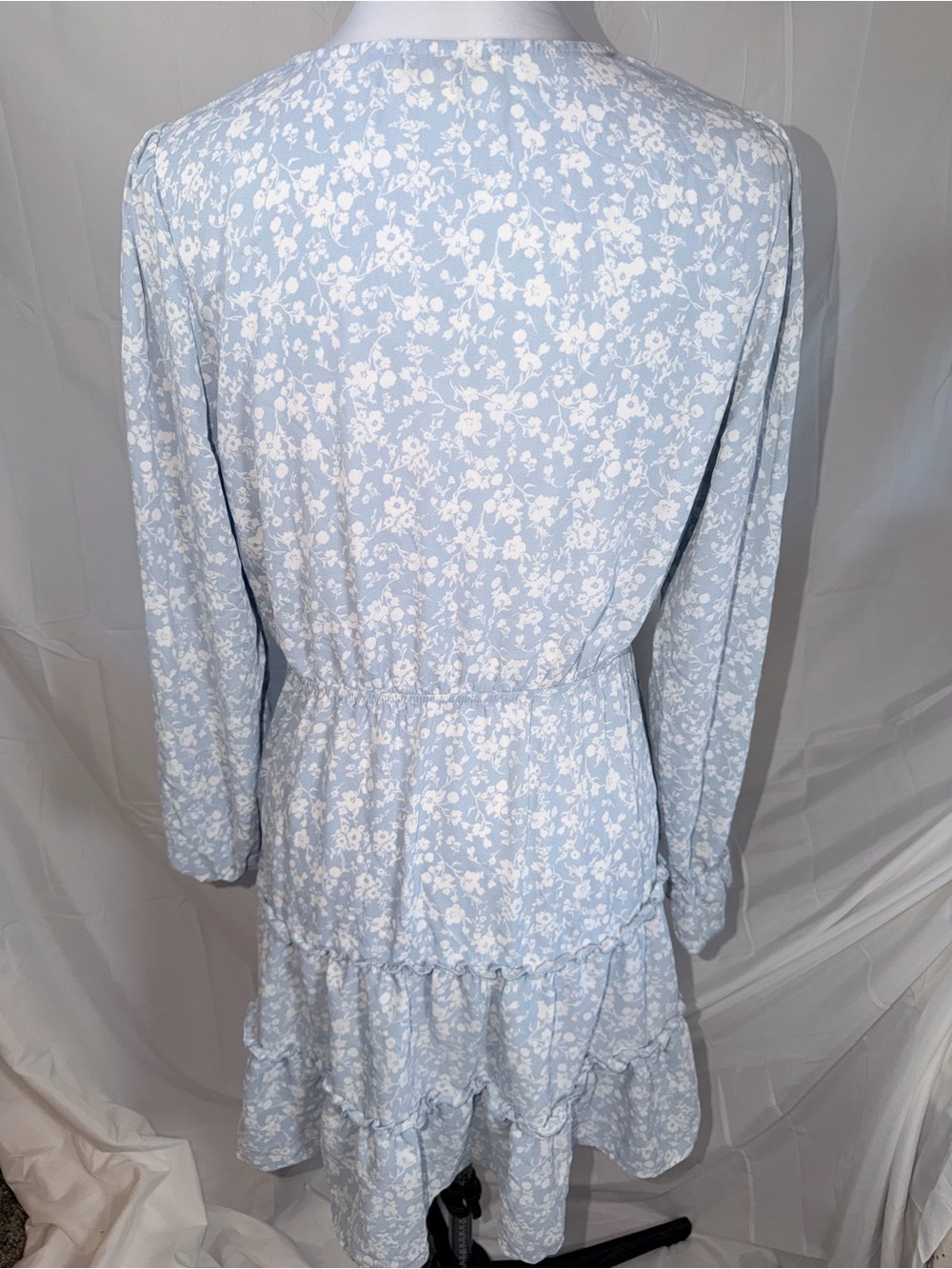 Inspired Hearts Light Blue & White Floral V-Neck Tiered Dress - Picture 4 of 11